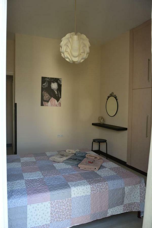 Modern Apartment, 5΄ Walk From Central Metro Station Atenas Exterior foto