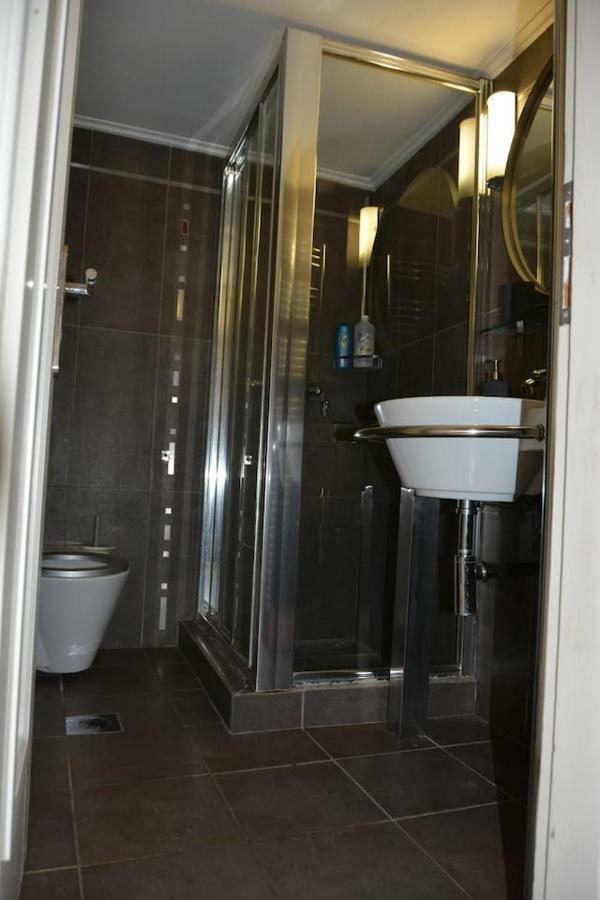 Modern Apartment, 5΄ Walk From Central Metro Station Atenas Exterior foto