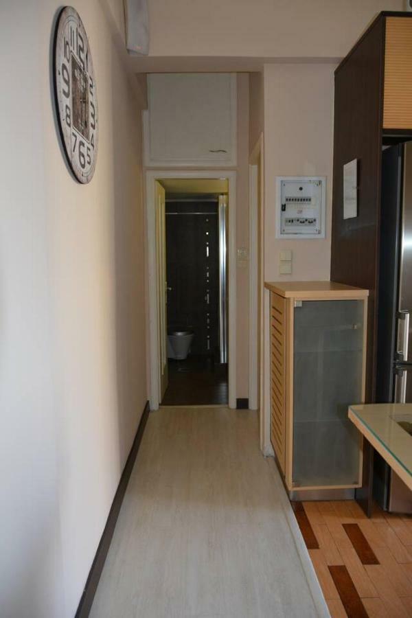 Modern Apartment, 5΄ Walk From Central Metro Station Atenas Exterior foto